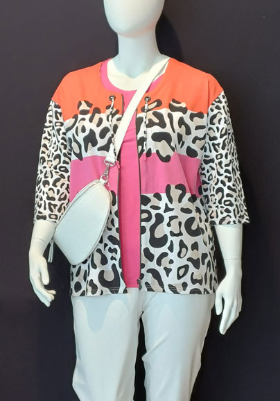Jacke: Doris Streich, Top: Seidel, Hose: Chalou